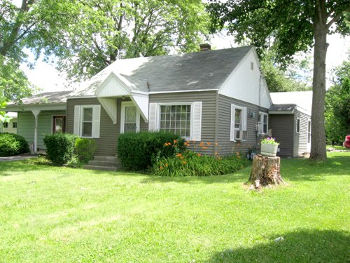 Property photo 3 - 2 Bedroom Home Auction - No Reserve